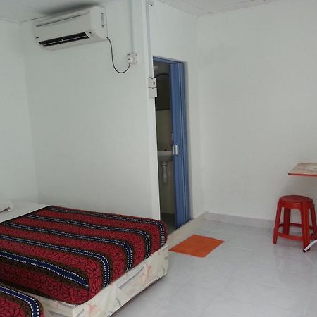 Et Budget Guest House Batu Feringgi Δωμάτιο φωτογραφία